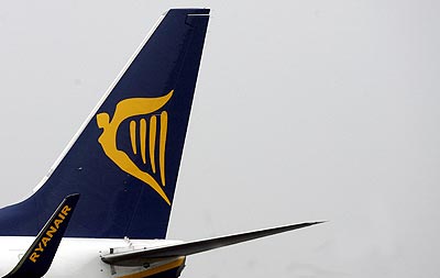 Ryanair yolculardan tuvalet parası alacak
