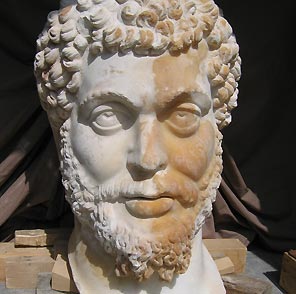 Roma İmparatorunun heykeli bulundu