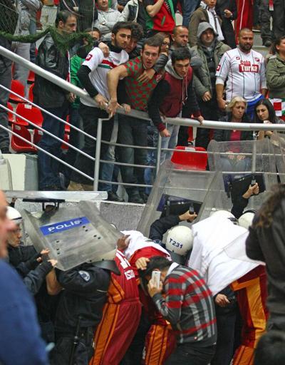 Olaylı Pınar Karşıyaka - Galatasaray Liv Hospital maçından kareler