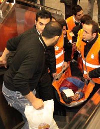 Taksim Metrosunda metal dedektörü dehşeti