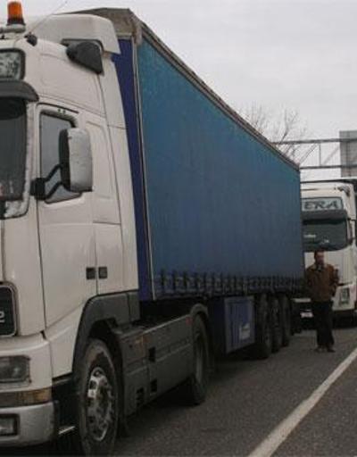 Bulgaristan kapattı, TIR sürücüleri perişan