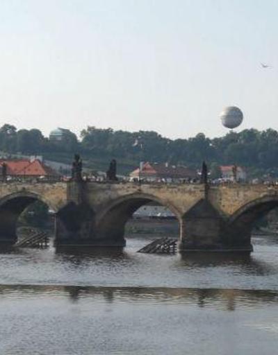 Pragtaki tarihi Karl köprüsü neden mutlaka görülmelidir