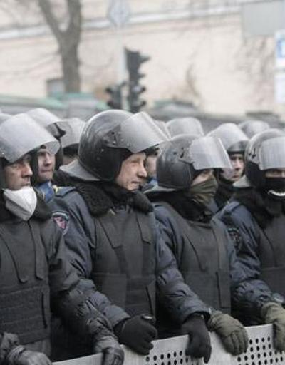 Ukraynada 67 polis rehin alındı