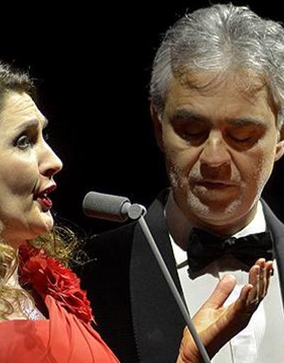 Andrea Bocelli ile Sıla düet yapı: La vien Rose