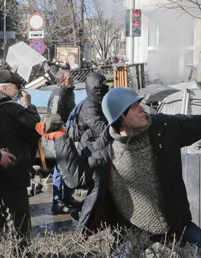 Protestoda polisle çatışan o militanlar Ukraynanın yeni polisi olacak