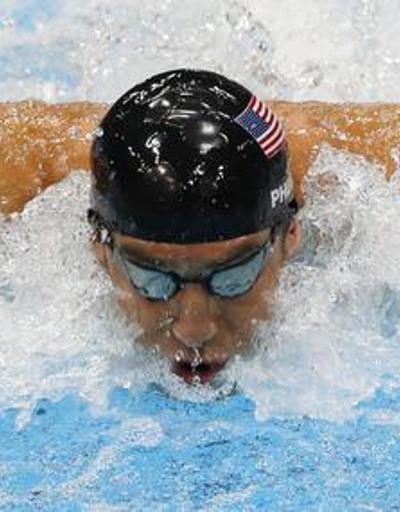 Phelps havuza dönüyor