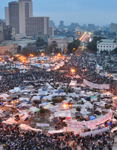 Mısırda Mübareki deviren hareket yasaklandı