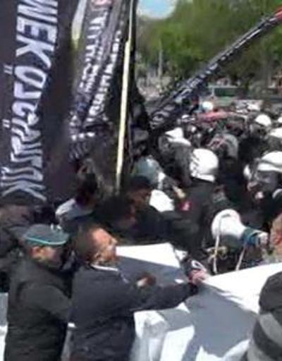 Antikapitalist Müslümanlara polis müdahalesi