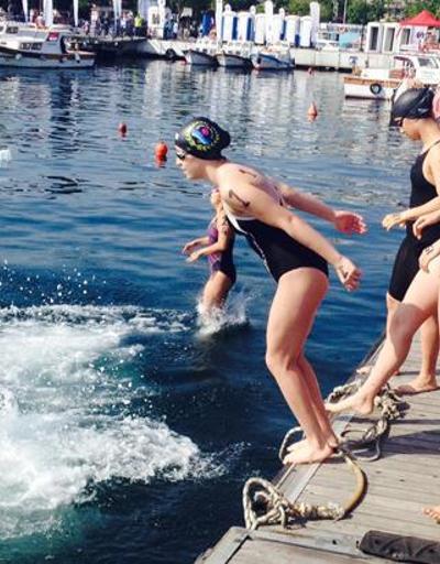 Açık Su Yüzme Şampiyonası Çanakkale Boğazında yapıldı