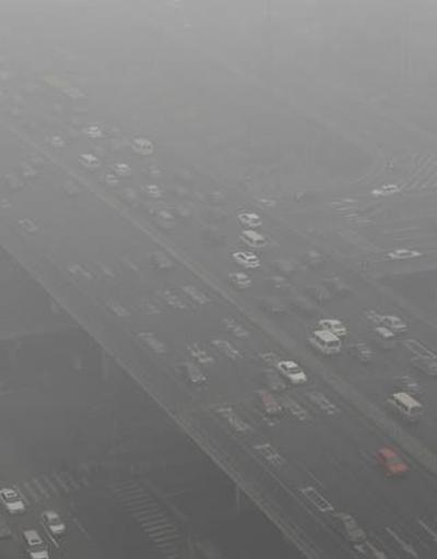 Çinde hava kirliliği nedeniyle 6 milyon araç trafikten men edilecek