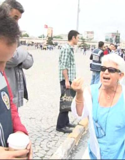 Yaşlı kadından polise Koyun Olmayın tepkisi