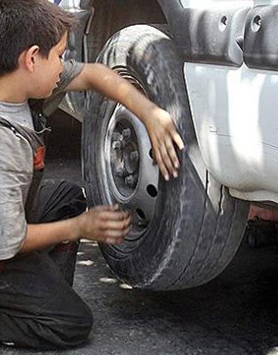 Türkiyede 1 milyona yakın çocuk işçi var