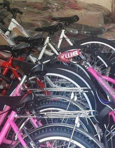 Çarşı Somalı çocuklara karne hediyesi götürüyor: Bisiklet