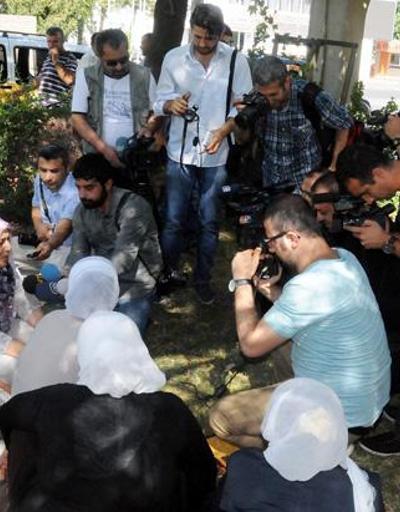 Diyarbakırda bir grup kadın oturma eylemi başlattı
