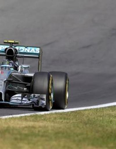 Rosberg zirveye yapıştı