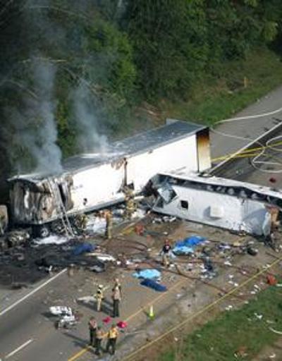 ABDde trafik kazası: 8 ölü, 14 yaralı