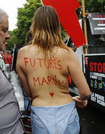Pariste gay pride yürüyüşü yapıldı