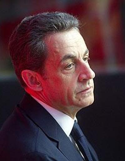 Sarkozy için siyasetin yolu yeniden açıldı