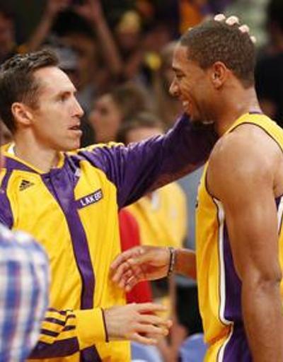 Steve Nash 2 hafta yok