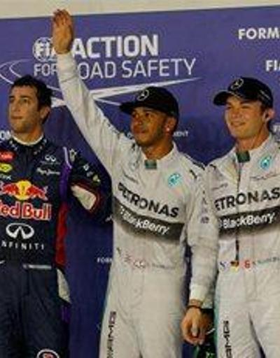 Singapurda ilk sıra Hamiltonın