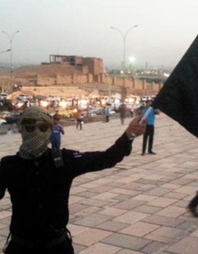 Oslo sokaklarında IŞİD bayrağı ile gezdiler