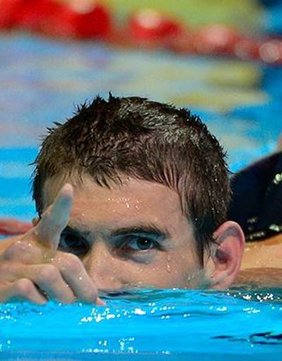 Michael Phelpse 6 ay men cezası
