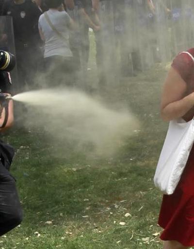 Kırmızılı kadına gaz sıkan polis karara itiraz etti