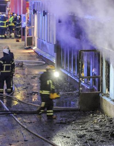 İsveçte cami kundaklandı: 5 yaralı