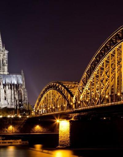 Köln Katedrali ışıklarını İslam için söndürecek