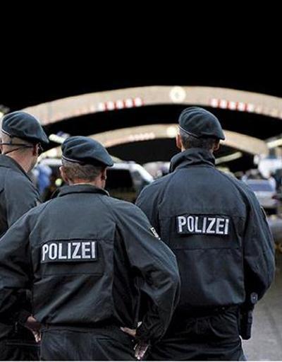 Almanyada polisin yumrukladığı adam öldü