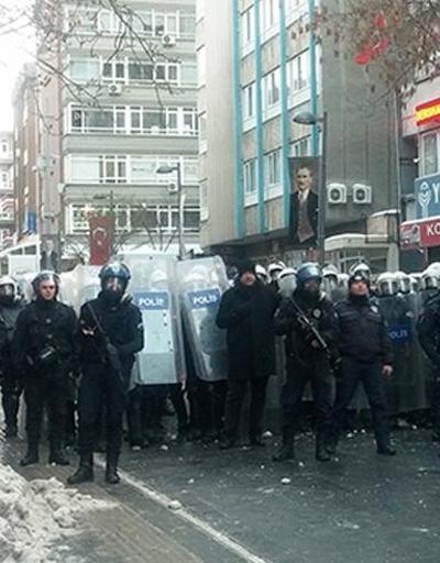 Öğrencilerin kartopu saldırısına, polisten plastik mermili savunma