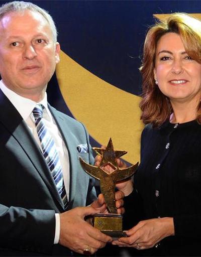 Arzuhan Doğan Yalçındağ En Beğenilen İş Kadını ödülünü aldı