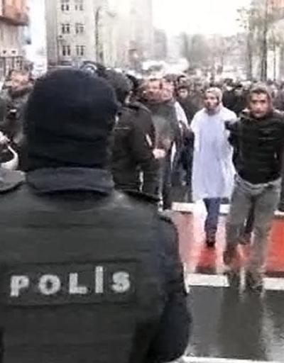 Taksimde Uygur Türklerine destek eylemine polis müdahalesi