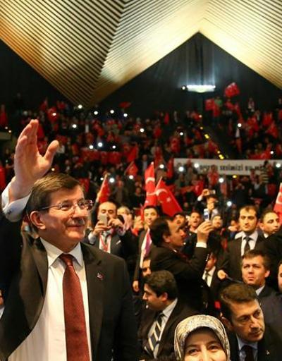Başbakan Davutoğlu Berlinde Türklere hitap etti