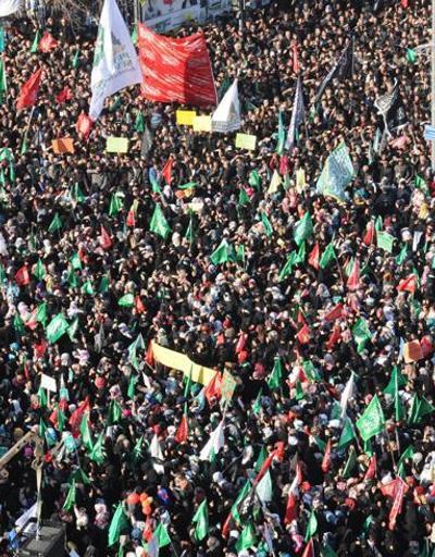 Diyarbakırda Peygambere Saygı mitinginde Charlie Hebdo protestosu