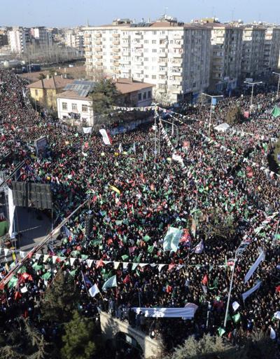 Diyarbakırda Peygambere Saygı mitingine 100 bin kişi katıldı