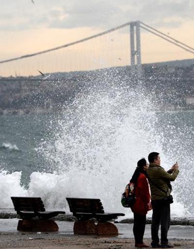 İşte İstanbulda şiddetli lodosun bilançosu