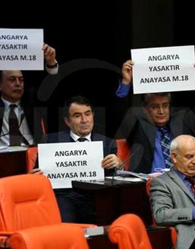 HDP’li vekillerden gece protestosu: Meclis’te angarya istemiyoruz