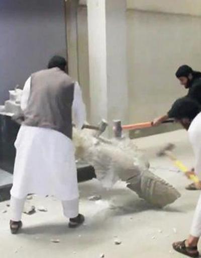 IŞİD binlerce yıllık heykelleri yerle bir etti