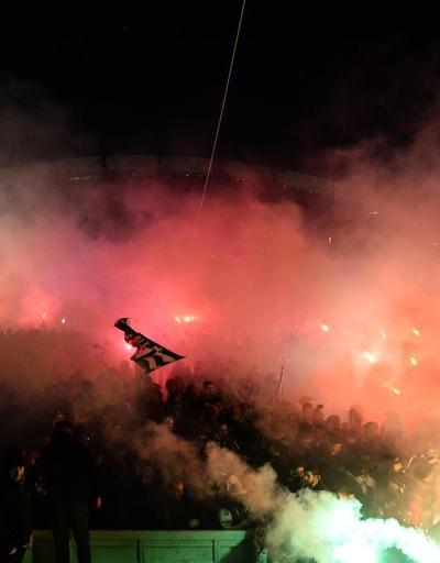 Beşiktaş taraftarı 19:03ü böyle kutladı