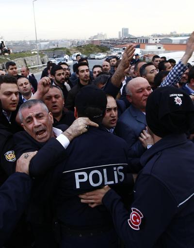 Kılıçdaroğlunun konvoyuna su şişeli protesto