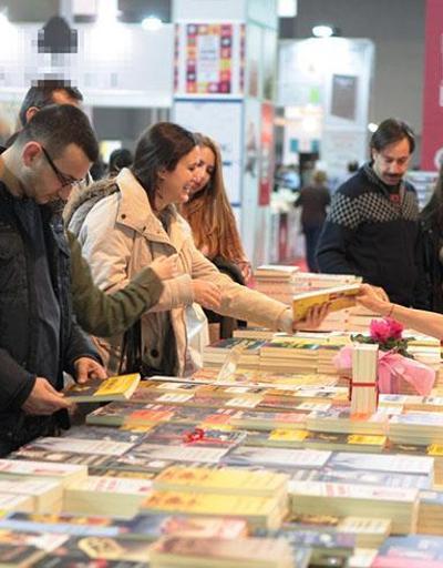 Ayrıntı Yayınları 2 yıl aradan sonra İzmir Kitap Fuarında