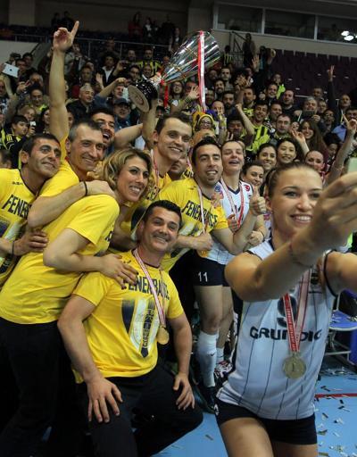 Fenerbahçe Grundigden şampiyonluk selfiesi