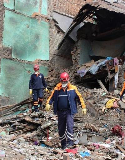 Nepalde kayıp sayısı 6 bin 204