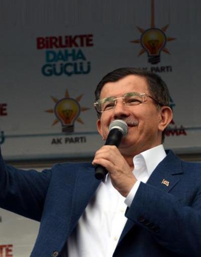 Başbakan Davutoğlu Bahçeliyi yuhalatmadı