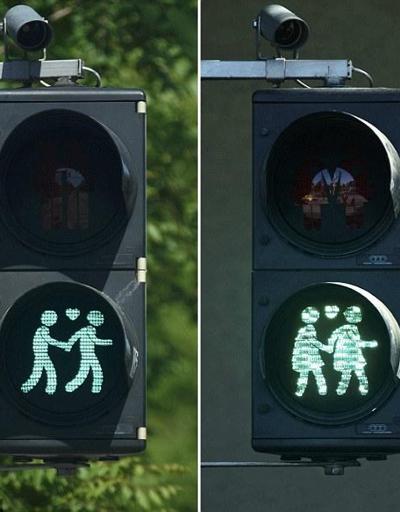 Trafik ışıklarında eşcinsel çift figürleri