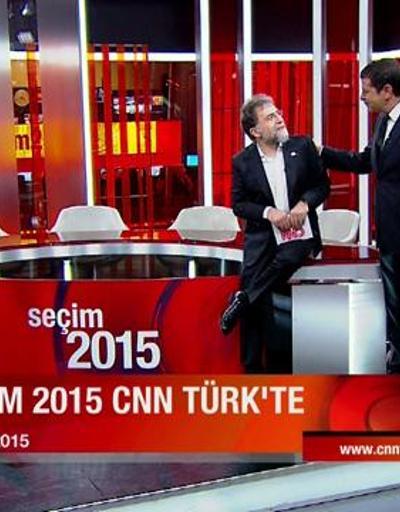 Cüneyt Özdemir, CNN TÜRK stüdyosunu bastı