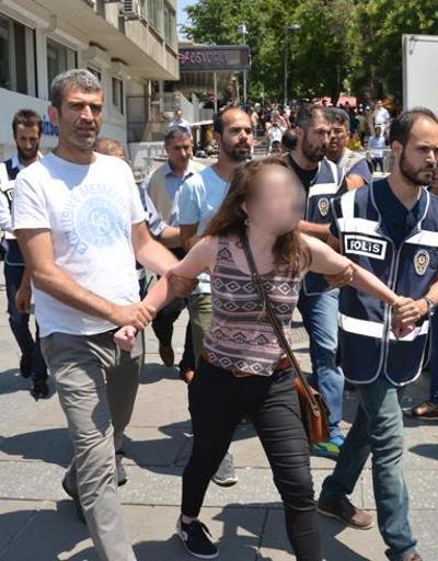 Ankarada Suruç standına yaka paça gözaltı