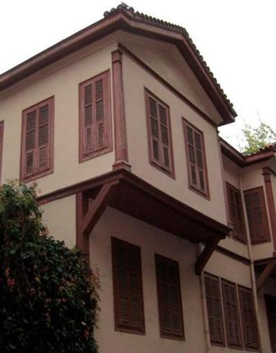 Komşudan Atatürk Evi’nde evlilik teklifi