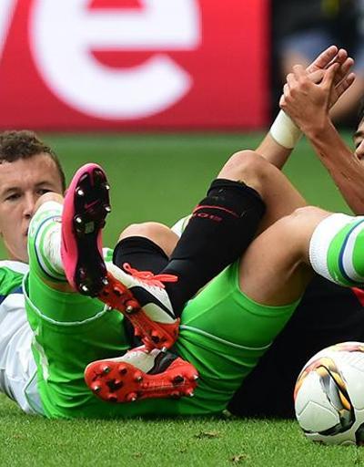 Wolfsburg - E. Frankfurt: 2-1 (Maç Özeti)